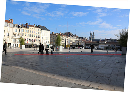 Place du March� : image redress�e. 
