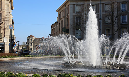 Place des Trois Ev�ch�s, dite place Ronde, � Toul. 